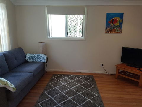 8 Hakea Place - Family Home On A Quiet Street, Close To Beach & Shops, Pet Friendly - Accommodation Asia 3
