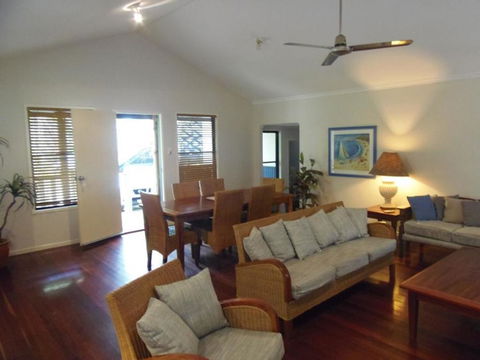 8 Orania Court - Rainbow Shores, Privacy, Peace And Quiet - Accommodation Asia 1