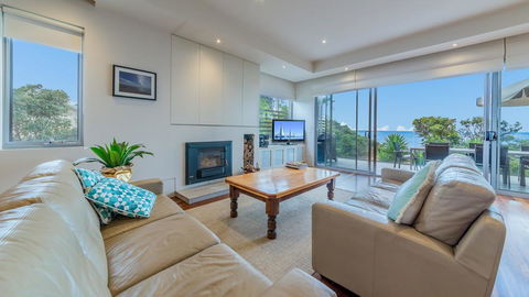 9 Charmandene On The Beach - Accommodation Asia 0