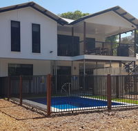 9 Ibis Court - pool beach volleyball air conditioning - Accommodation Asia