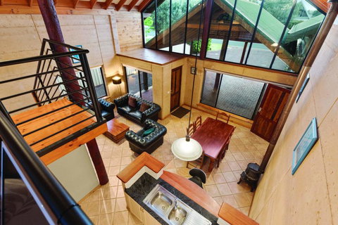 9 Marshall Street - Large Family Holiday Home Just Metres To The Beach - Accommodation Guide 1