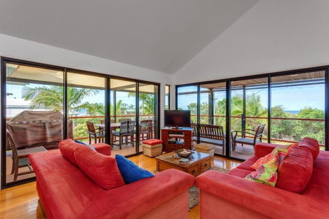90 Cooloola Drive - Rainbow Beach, Luxury Beach House, Ocean Views - Accommodation Asia 1