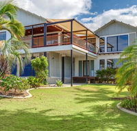 90 Cooloola Drive - Rainbow Beach Luxury Beach House Ocean Views - Accommodation Asia
