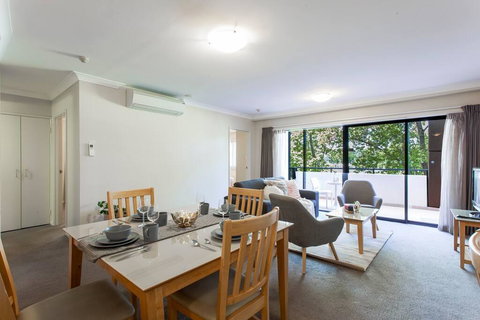 A Comfy 2BR Home, Top Location, FREE Parking - Accommodation Asia 2