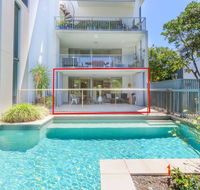 A Deluxe Swim Up - Drift Apartments South - Accommodation Asia
