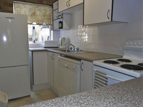A Furnished Townhouse In Goulburn - Accommodation Asia 1