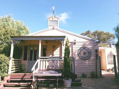 A La Folly - Accommodation Asia 2