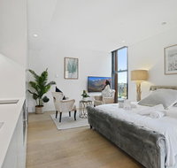 A Luxury home hidden in the Urban oasis - Accommodation Guide