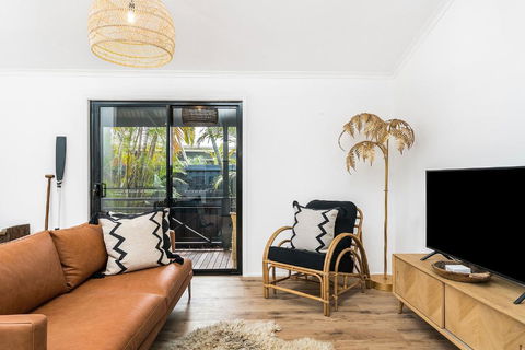 A PERFECT STAY - 3 Salty Sisters - Accommodation Guide 1