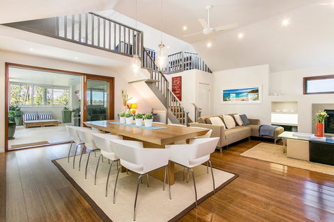 A PERFECT STAY - Beachcomber Blue - Accommodation Guide 2