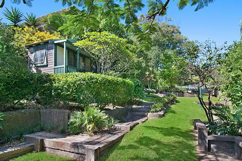 A PERFECT STAY - Byron View - Accommodation Guide 2