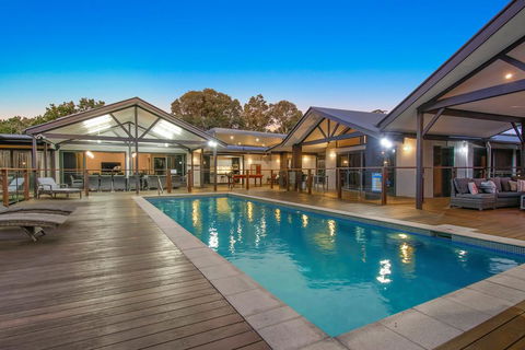 A PERFECT STAY - Lennox Unique Coastal Retreat - Accommodation Asia 0