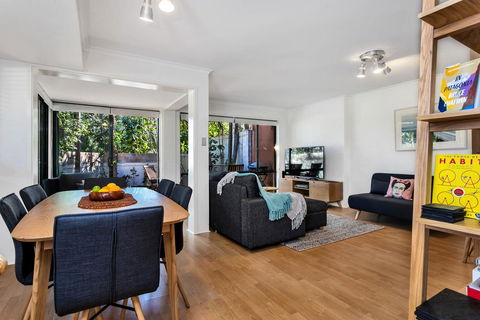 A PERFECT STAY - Mahogany Lodge - Accommodation Guide 2