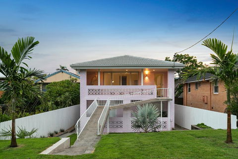 A PERFECT STAY - Sunset Beach - Surfside - Accommodation Guide 1