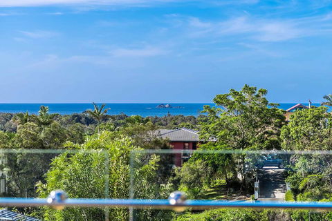 A PERFECT STAY - The Lookout - Accommodation Asia 0