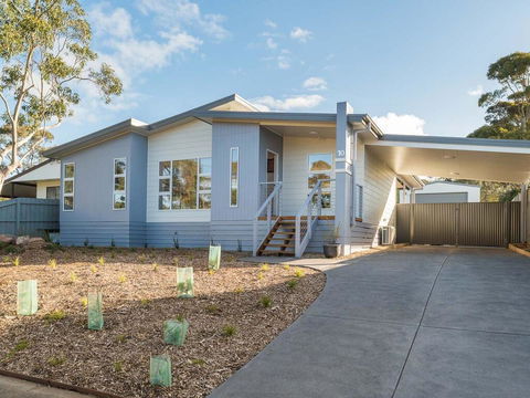 A Perfect Ten - Accommodation Guide 0