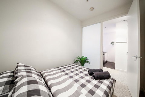 A Spacious & Central 2BR Apt Near Flinders Station - Accommodation Asia 3