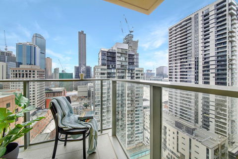 A Stylish 2BR CBD Apt With Beautiful City Views - Accommodation Guide 2