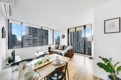 A Stylish 2BR CBD Apt With Beautiful City Views - Accommodation Guide 0