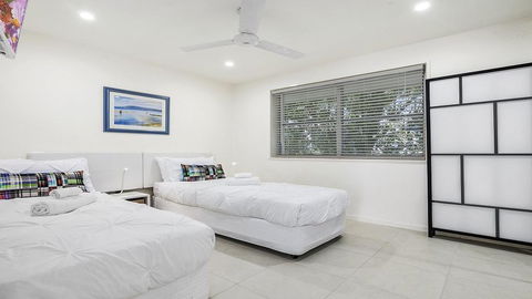 A Stylish Apartment With Noosa Views! - Unit 6 Yaringa 29 Noosa Drive - Accommodation Asia 2