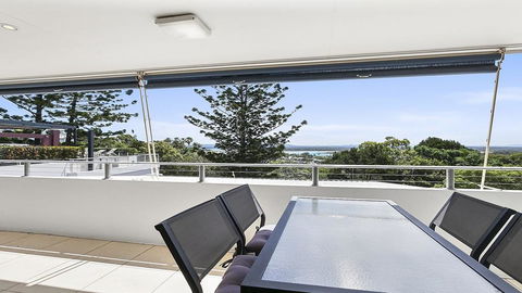 A Stylish Apartment With Noosa Views! - Unit 6 Yaringa 29 Noosa Drive - Accommodation Asia 0