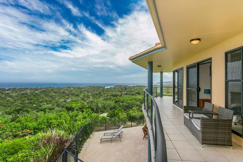 A SWEET ESCAPE - Above Byron - Accommodation Guide 3