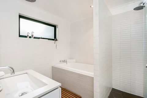 A Top Spot - Accommodation Asia 2