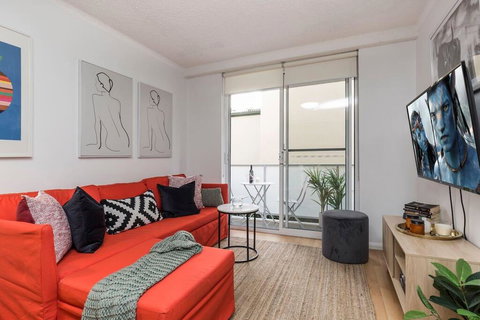 A Walk To Syd Uni & RPA Hospital - Accommodation Asia 2