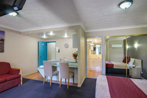 AAA Airport Albion Manor Apartments And Motel - Accommodation Asia 2