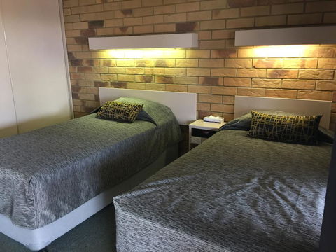 Abacus Motel - Accommodation Guide 1
