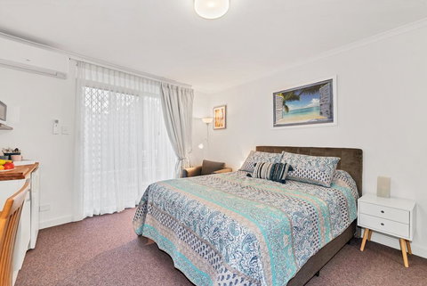 Abby's Poolside Retreat 1 - Accommodation Asia 0