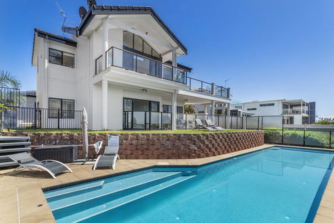 Above And Beyond - Beautiful Home With Pool - Accommodation Asia 0