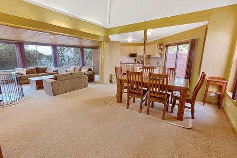 Above Sunset - 100m From The Paynesville Lakes - Accommodation Asia 3