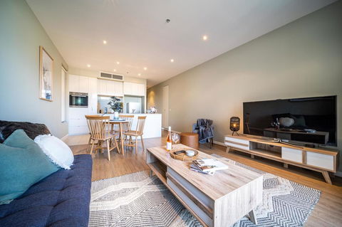 Above The Square On Hindmarsh-Pool - Gym - Carpark - Accommodation Guide 1