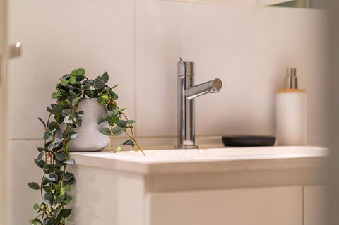 Above The Square On Hindmarsh-Pool - Gym - Carpark - Accommodation Guide 3