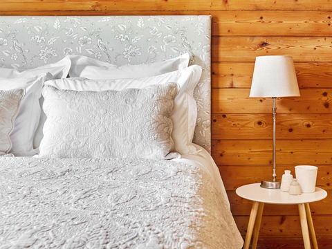 Abrahams On Bank - Accommodation Guide 2