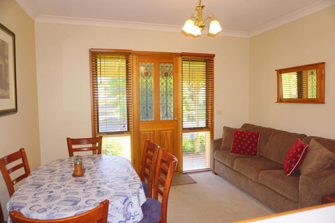 Abrigo Apartment - Accommodation Guide 0