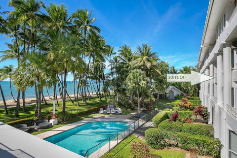 Absolute Beachfront Apt. In Alamanda Beachfront Resort (14) - Accommodation China 3