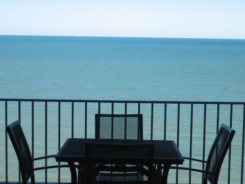 Absolute Beachfront With Million Dollar Views - Accommodation China 0