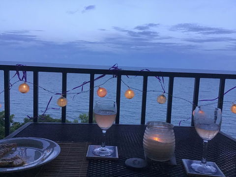Absolute Beachfront With Million Dollar Views - Accommodation China 1