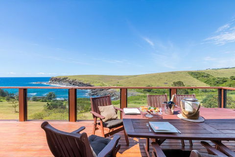 Absolute Oceanfront Cottage - Accommodation Asia 3