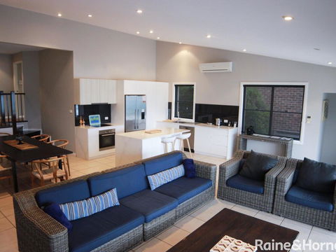 Absolutely Avoca - 114a Avoca Drive, Avoca Beach - Accommodation Asia 2