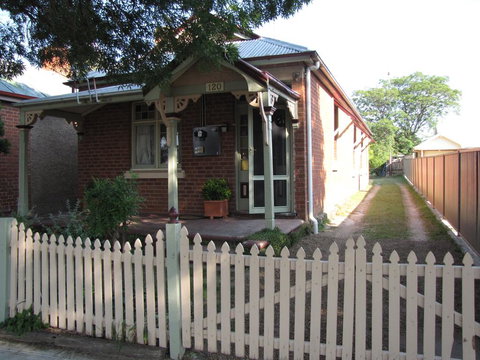 Acacia Cottage On Peel, Bathurst - Accommodation Asia 2