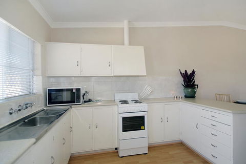 Acacia Holiday & Business Stay - Accommodation Asia 2