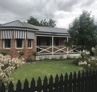 Acacia House - Central Healesville - Yarra Valley - Accommodation Asia