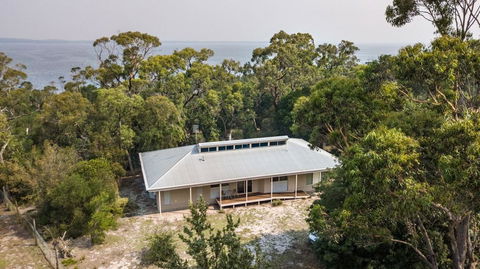 Acacia Lakehouse - The Lake At Your Doorstep - Accommodation Asia 0