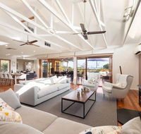 Acqua Vista - water view fireplace walk to beach - Accommodation Asia