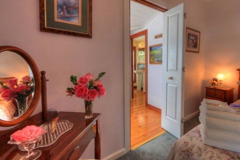 Addlestone House Bed And Breakfast - Accommodation Guide 2