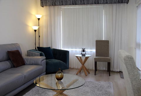 ADELAIDE CBD APARTMENT - 3BR, 2BATH & CARPARK - Accommodation Asia 3