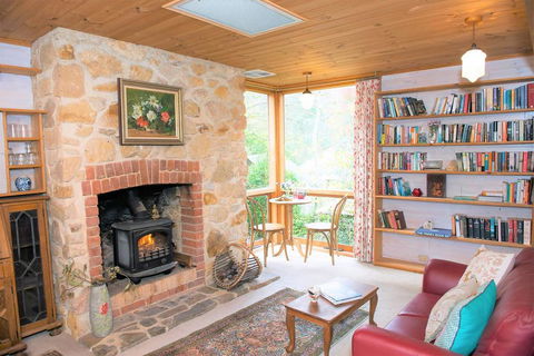 Adelaide Hills 'Camellia Cottage' - WiFi - Accommodation China 0
